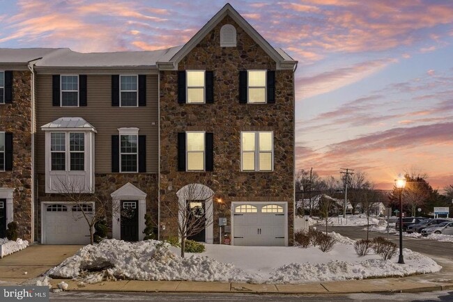 Building Photo - 1067 Prime Pl