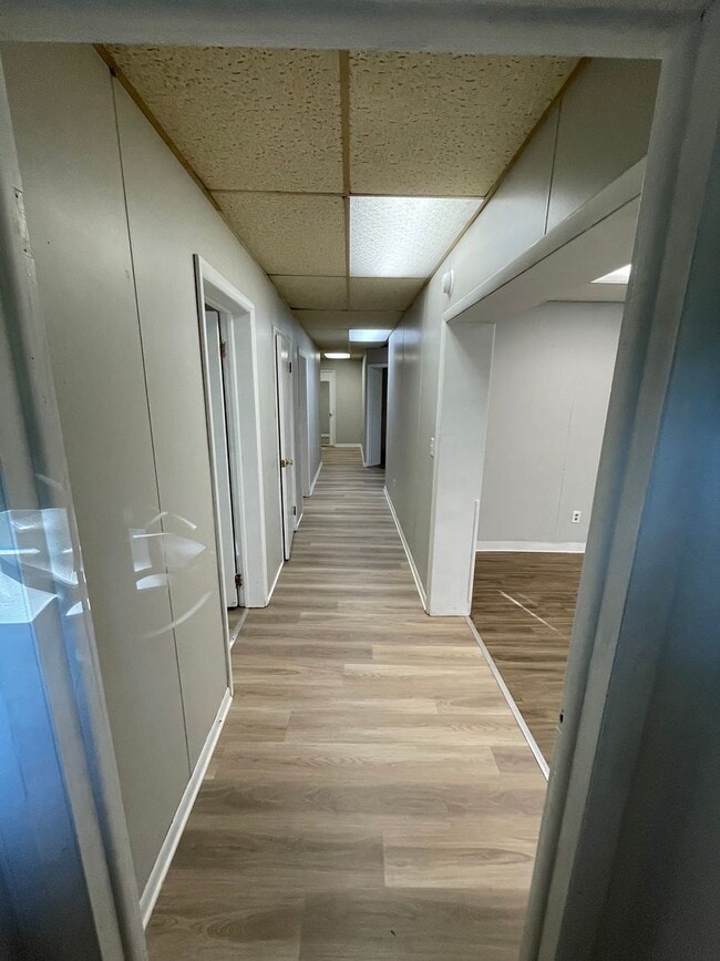 Building Photo - Home for the Holidays - 4 Bedroom in Delphi