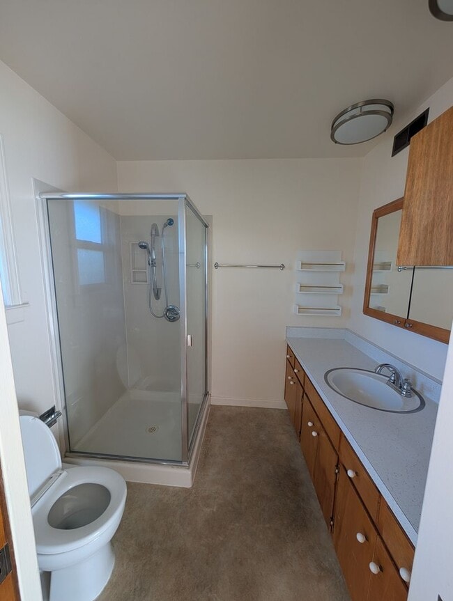 Building Photo - M608