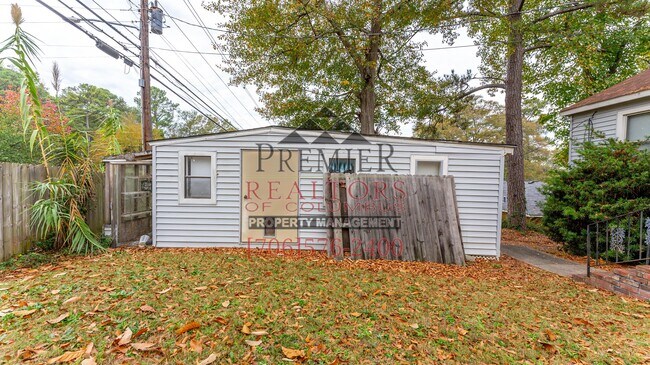 Building Photo - 3812 Wingate Dr