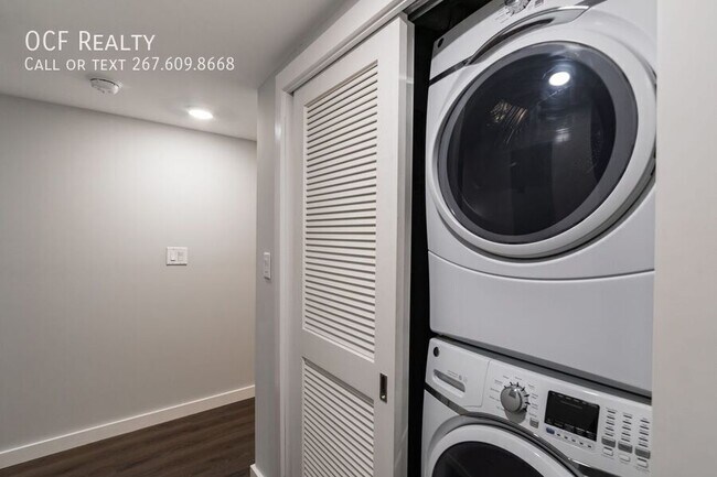 Building Photo - 749 N 20th St