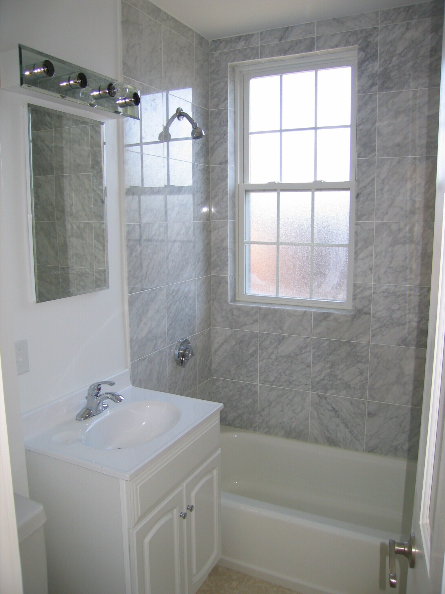 Building Photo - 15 Glenville Ave