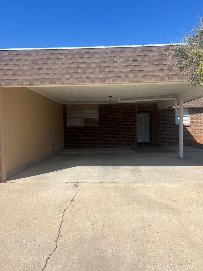 Building Photo - 1328 Tanglewood Ln