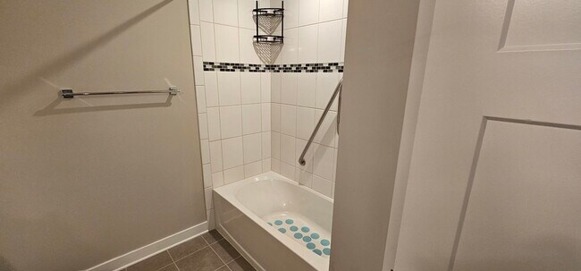 Building Photo - 12631 ES Draper Dr