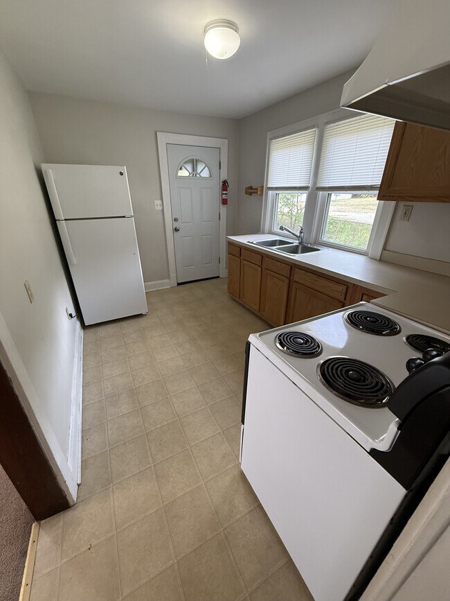Building Photo - 536 Spicer Street