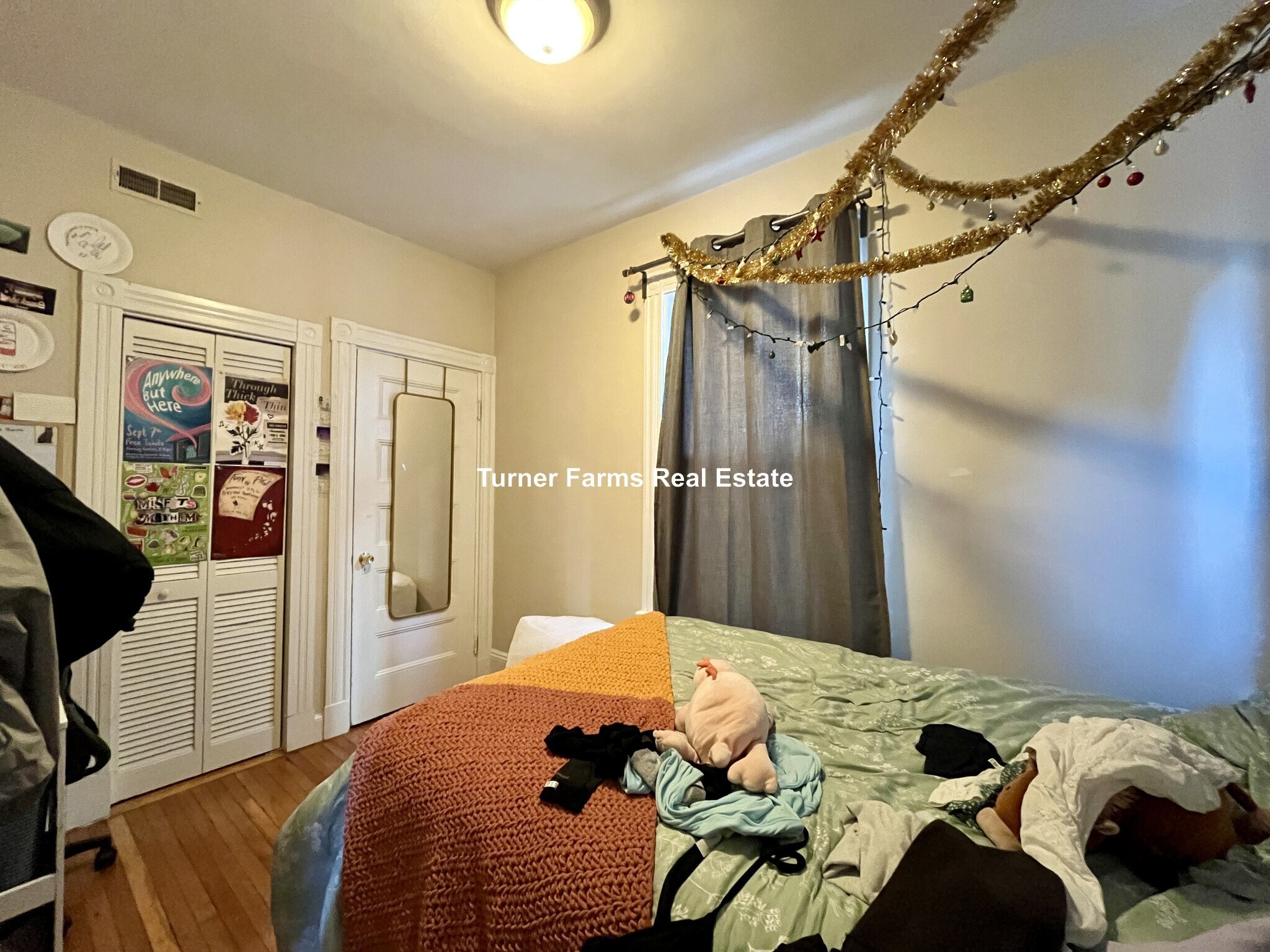 Building Photo - 122 Calumet St