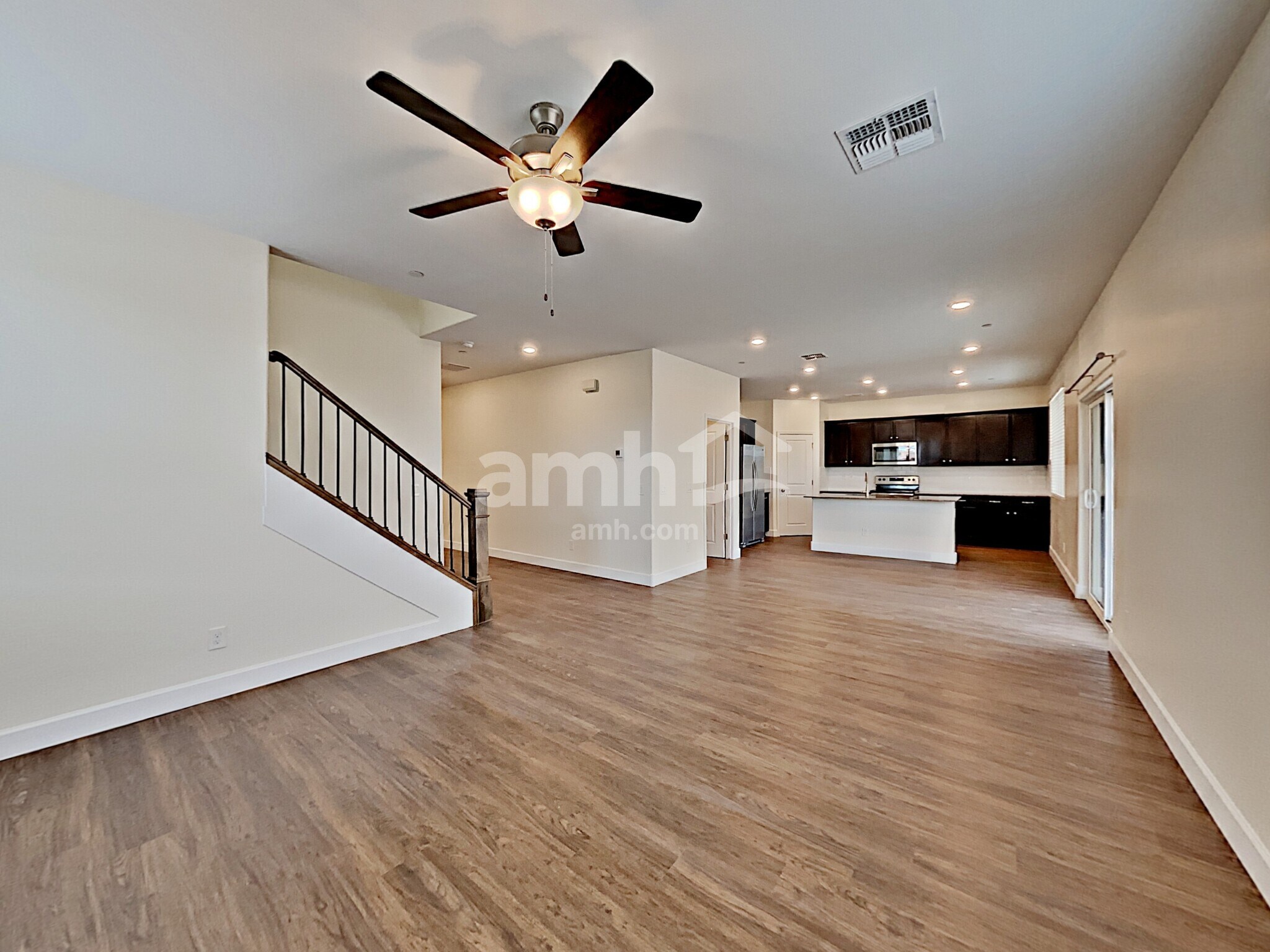 Building Photo - 5914 W Columbine Dr