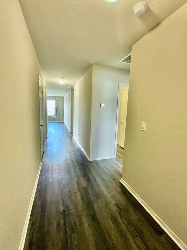 Building Photo - 4401 Olympic Dr