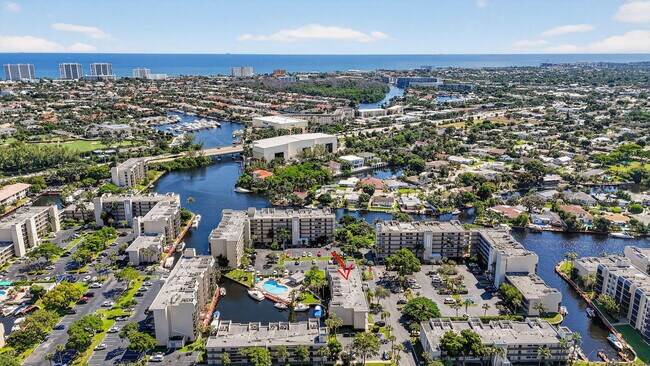 Building Photo - 11 Royal Palm Way