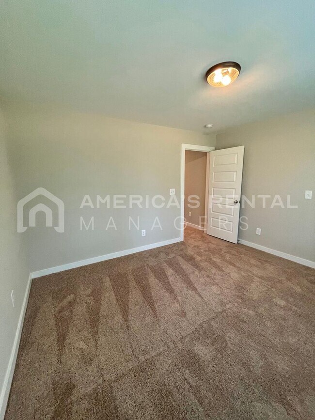 Building Photo - Home for Rent in Weaver, AL!!! Available to View Now!!!