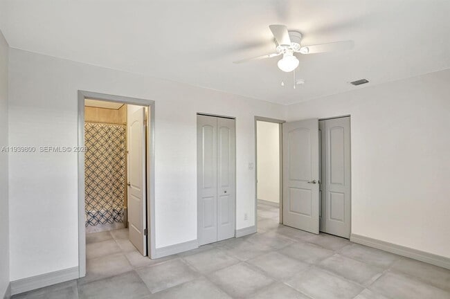 Building Photo - 1221 NE 9th St