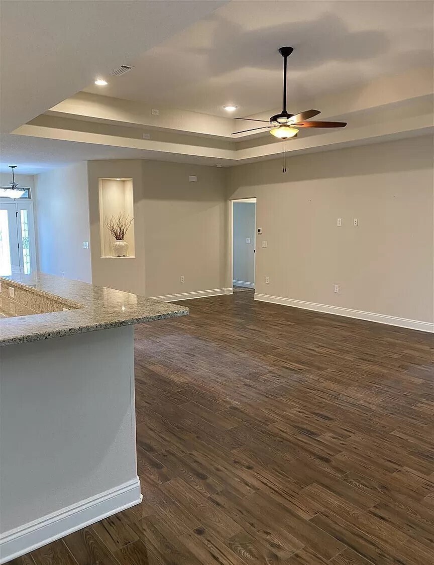 Building Photo - 9167 Tara Cir