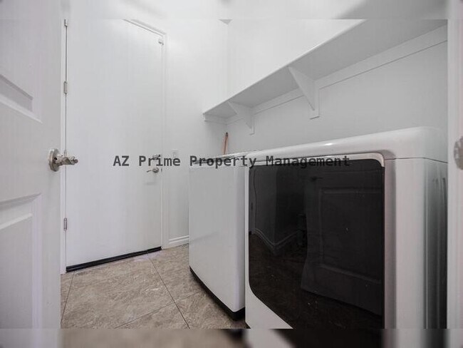 Building Photo - 224 E Mead Dr