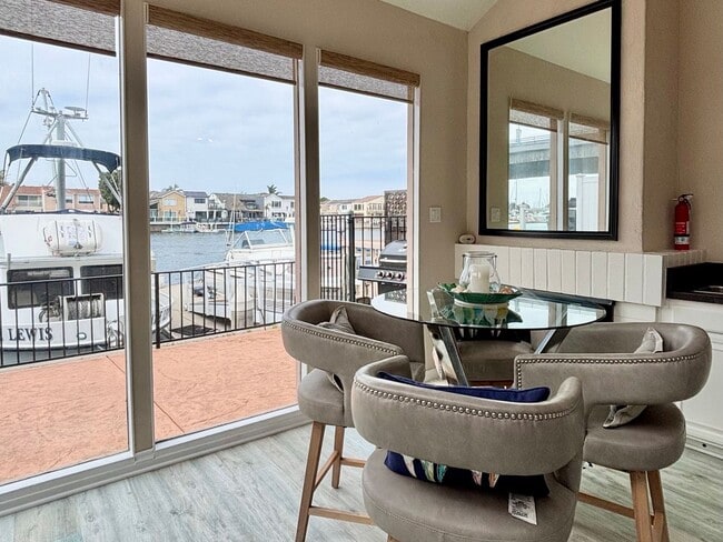 Building Photo - Oxnard | 3 Bed 2.5 Bath | Harborfront Have...