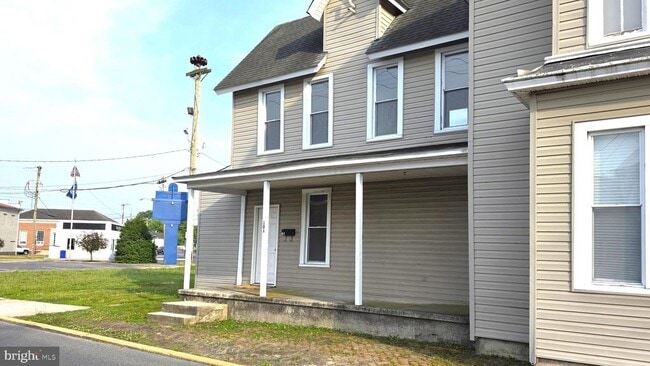 Building Photo - 10 Dorman St