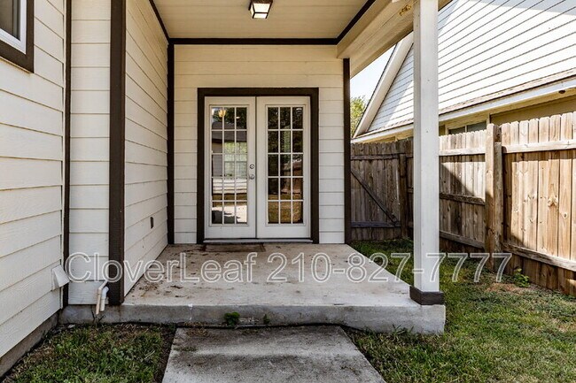 Building Photo - 5707 Midcrown Dr