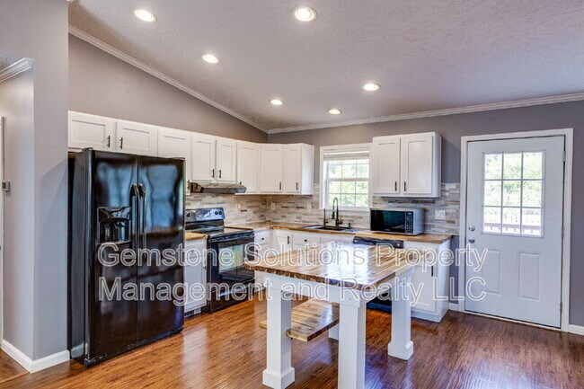 Building Photo - 1154 Wrights Mill Rd