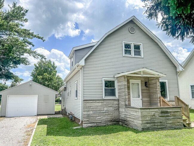 Building Photo - FOR RENT SAINT JOE-MOVE IN READY