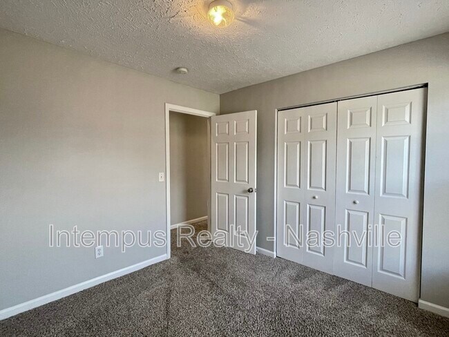 Building Photo - 553 Rose Cottage Cir