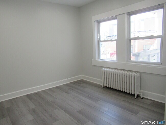 Building Photo - 81 Jetland St