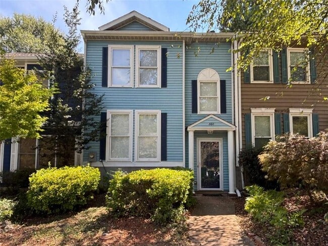 Primary Photo - 666 Stratford Green