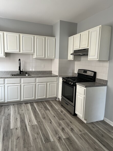 Kitchen - 74 Smith St