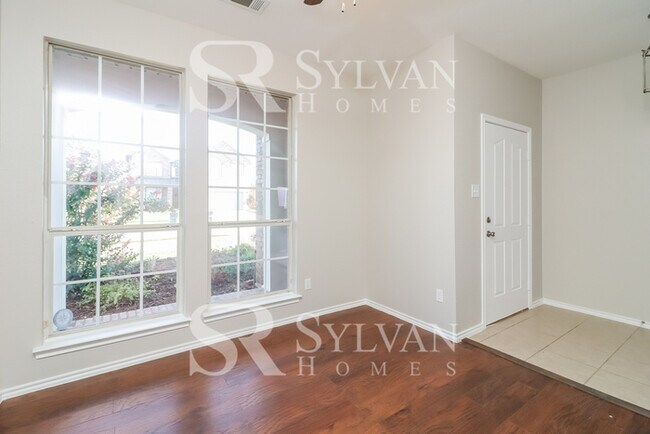 Building Photo - Welcome home to this stunning 3 bedroom, 2.5 bathroom home