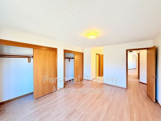 Building Photo - 5011 NE 129th Ave