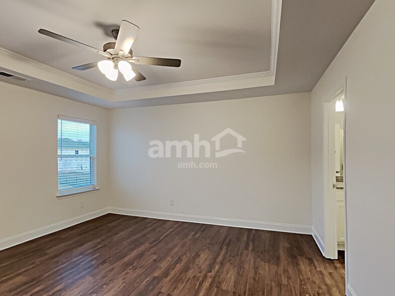 Building Photo - 2001 Bennett Dr