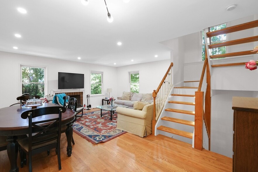 Building Photo - 3001 20th Ct S