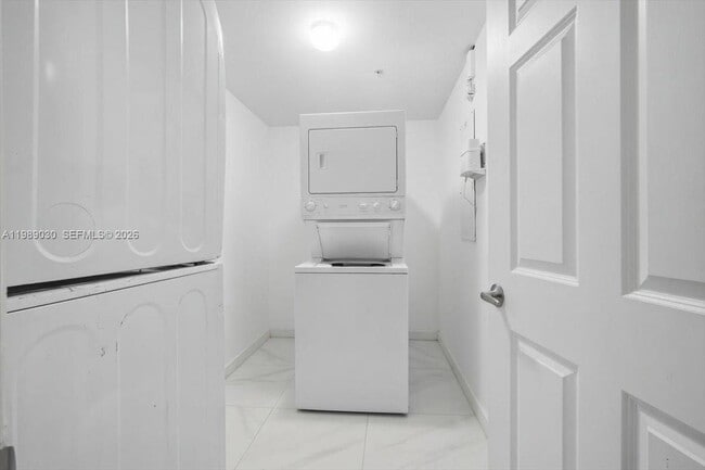 Building Photo - 8390 SW 72nd Ave