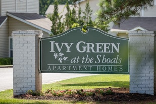 Building Photo - Ivy Green at the Shoals