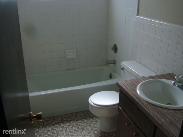 Building Photo - 2 br, 1 bath 4plex - 56th St 466