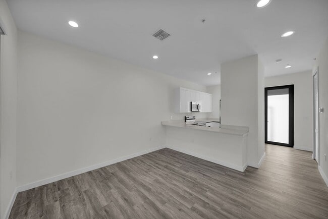 Building Photo - 4502 Orchid Blvd