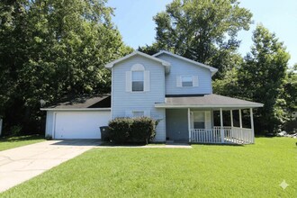 Building Photo - 3BR/2.5BA Two Story Available Now!