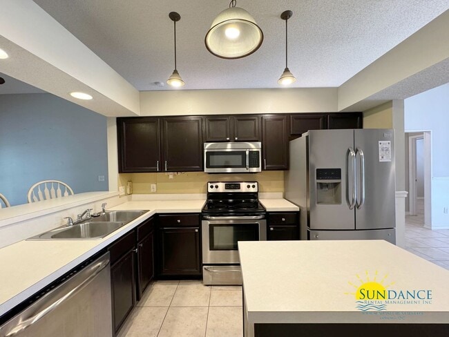 Building Photo - Cul-de-Sac Charm: Beautiful 4 Bedroom Home in Mary Esther Near Beaches and Bases!