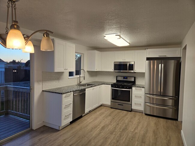 Building Photo - 3906 Boothill Cir
