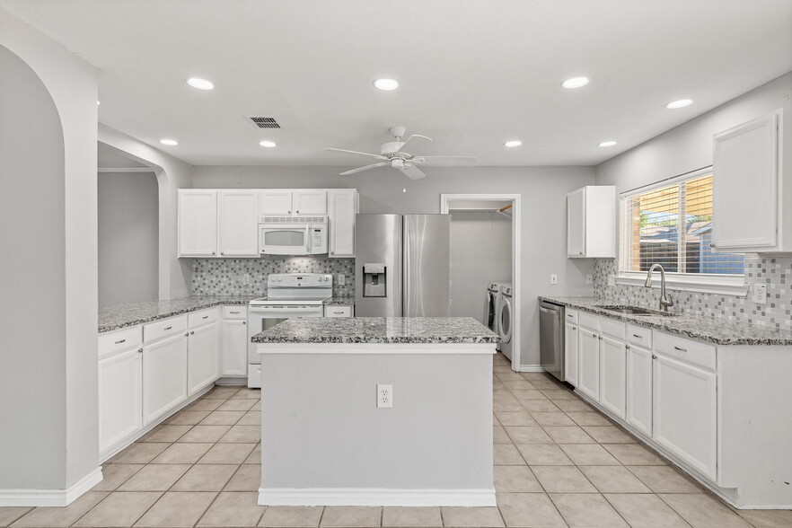 Building Photo - 2710 Stone Creek Ln