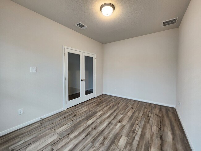 Building Photo - Large 4 Bedroom House in Meyers Landing / Fridge Included / Cute Front Porch / Yard/ CISD