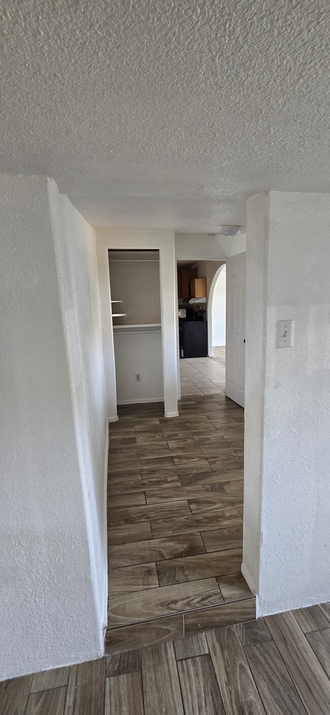 Building Photo - 315 W Palma St