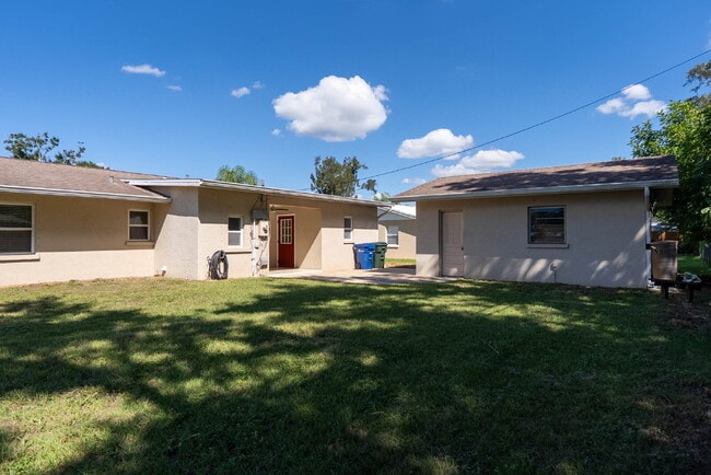 Building Photo - RENT THIS HOME WITH ZERO DEPOSIT MOVE IN: Beautiful Completely Updated 3 Bed / 2 Bath Home in Sou...