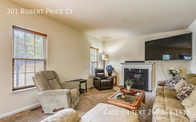 Building Photo - 301 Robert Price Ct