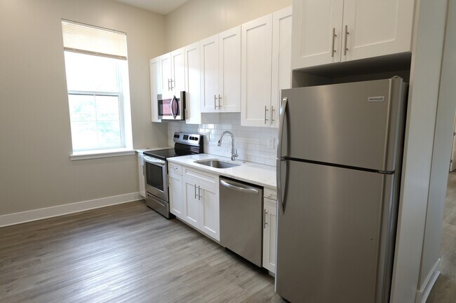 Building Photo - 4000 W Girard Ave