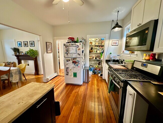 Building Photo - 11 Sheridan St