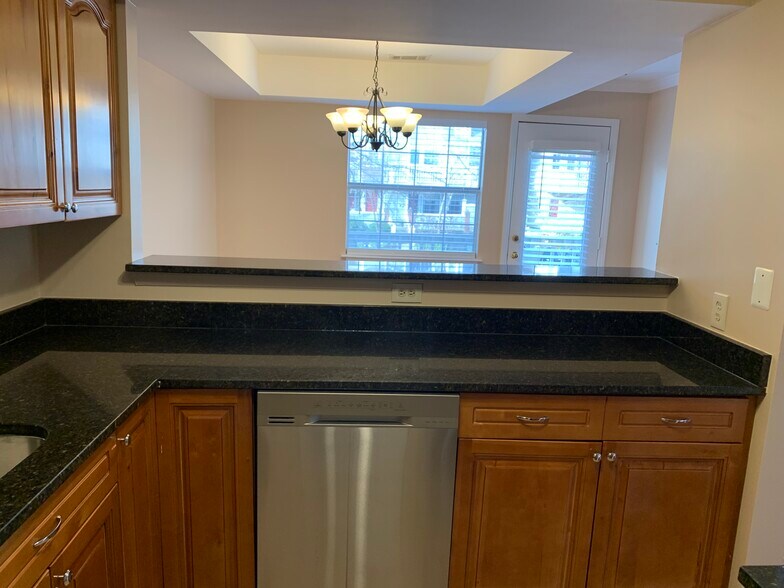 Building Photo - 5708 Chapman Mill Dr