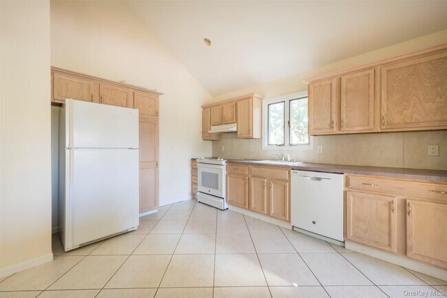 Building Photo - 11 7th St