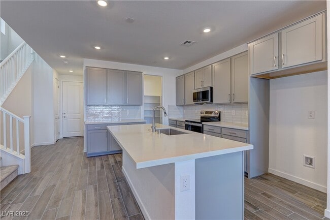Building Photo - 1420 Song Lark Ln