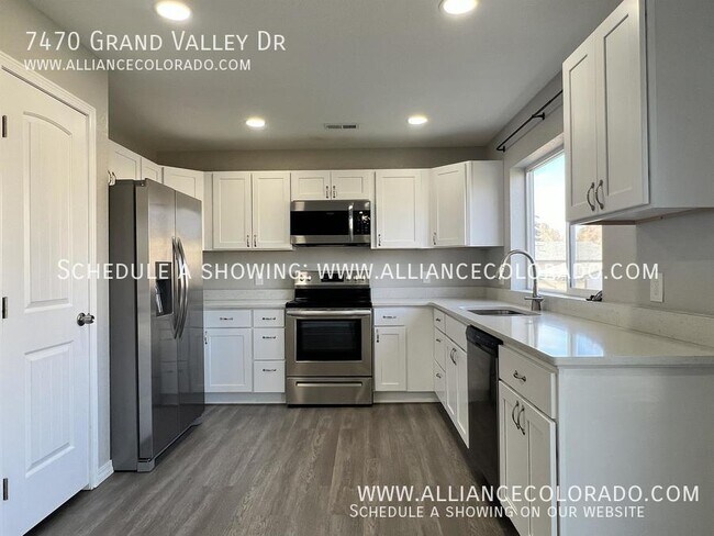 Building Photo - 7470 Grand Valley Dr