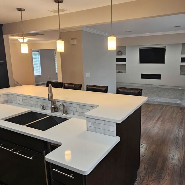 Building Photo - 28618 Balmoral Way