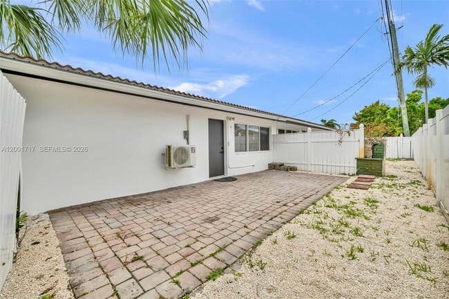 Building Photo - 1611 NE 50th Ct